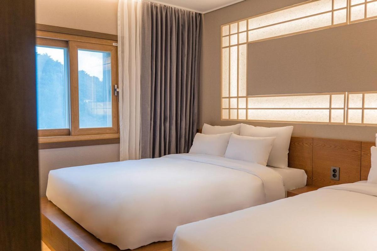 Yeonhwamun Hotel Yeongdeok Bagian luar foto