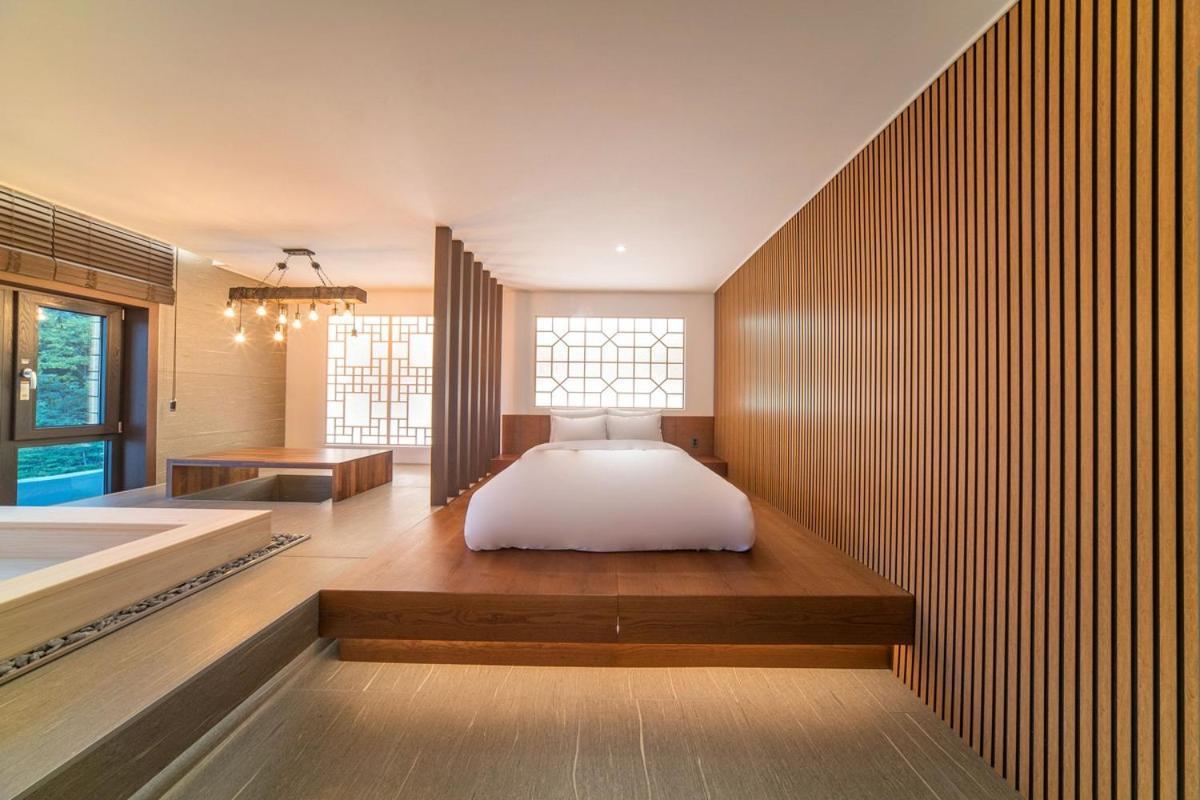 Yeonhwamun Hotel Yeongdeok Bagian luar foto